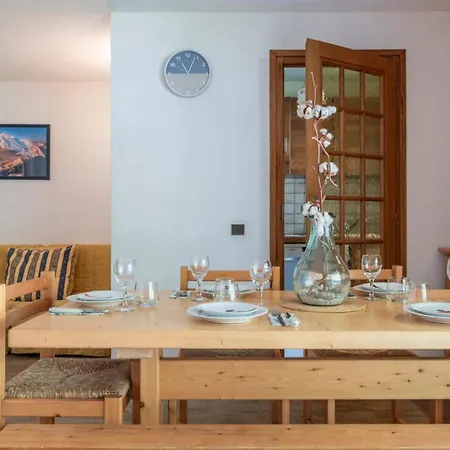 Apartment Bright And Practical In The Heart Of Chamonix
